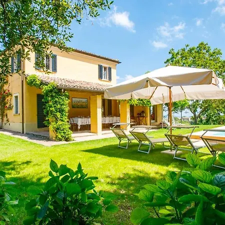 Villa Mosca 14, Emma Pesaro