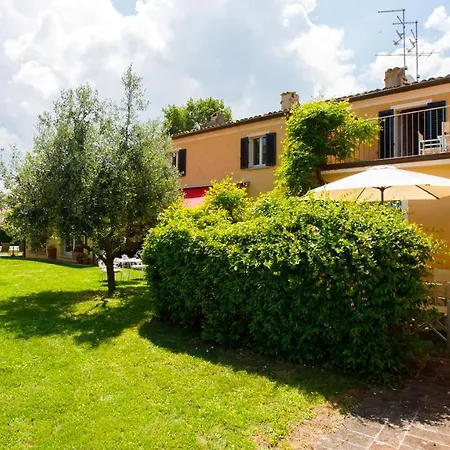 Villa Mosca 14, Emma *